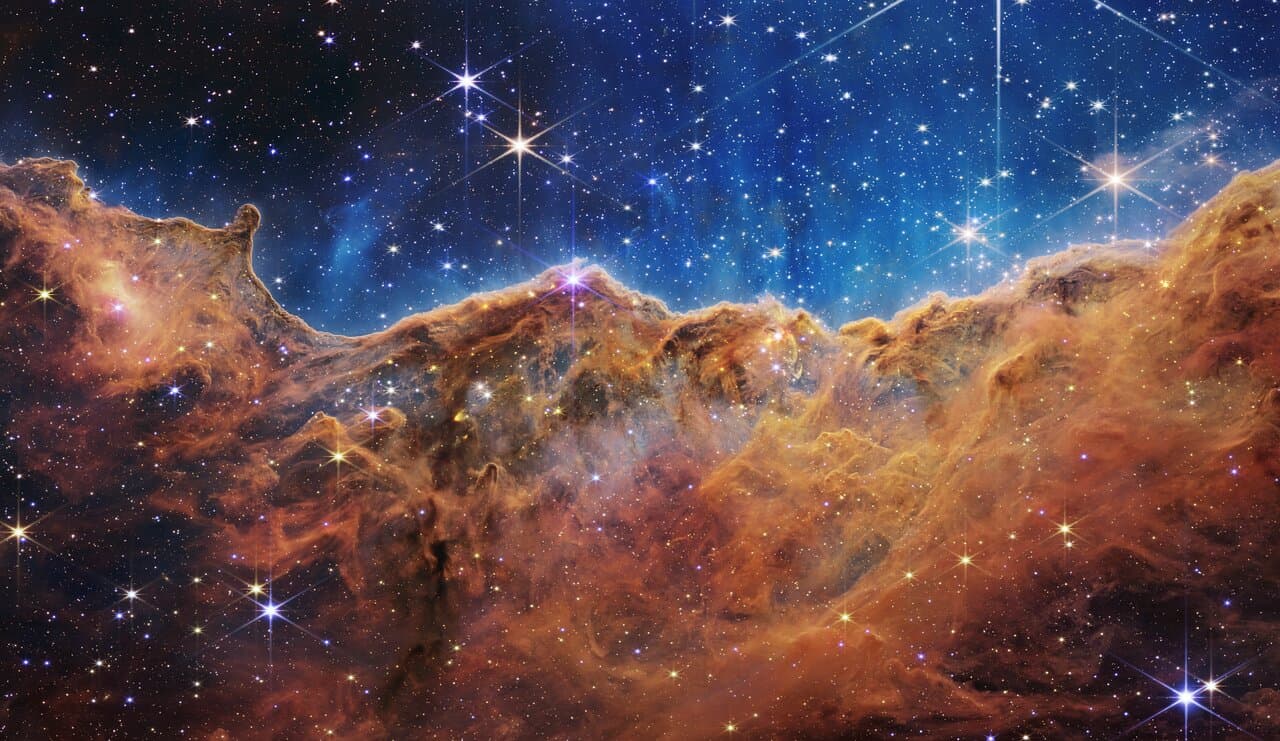 宇宙の崖 (Cosmic Cliffs) の観測画像